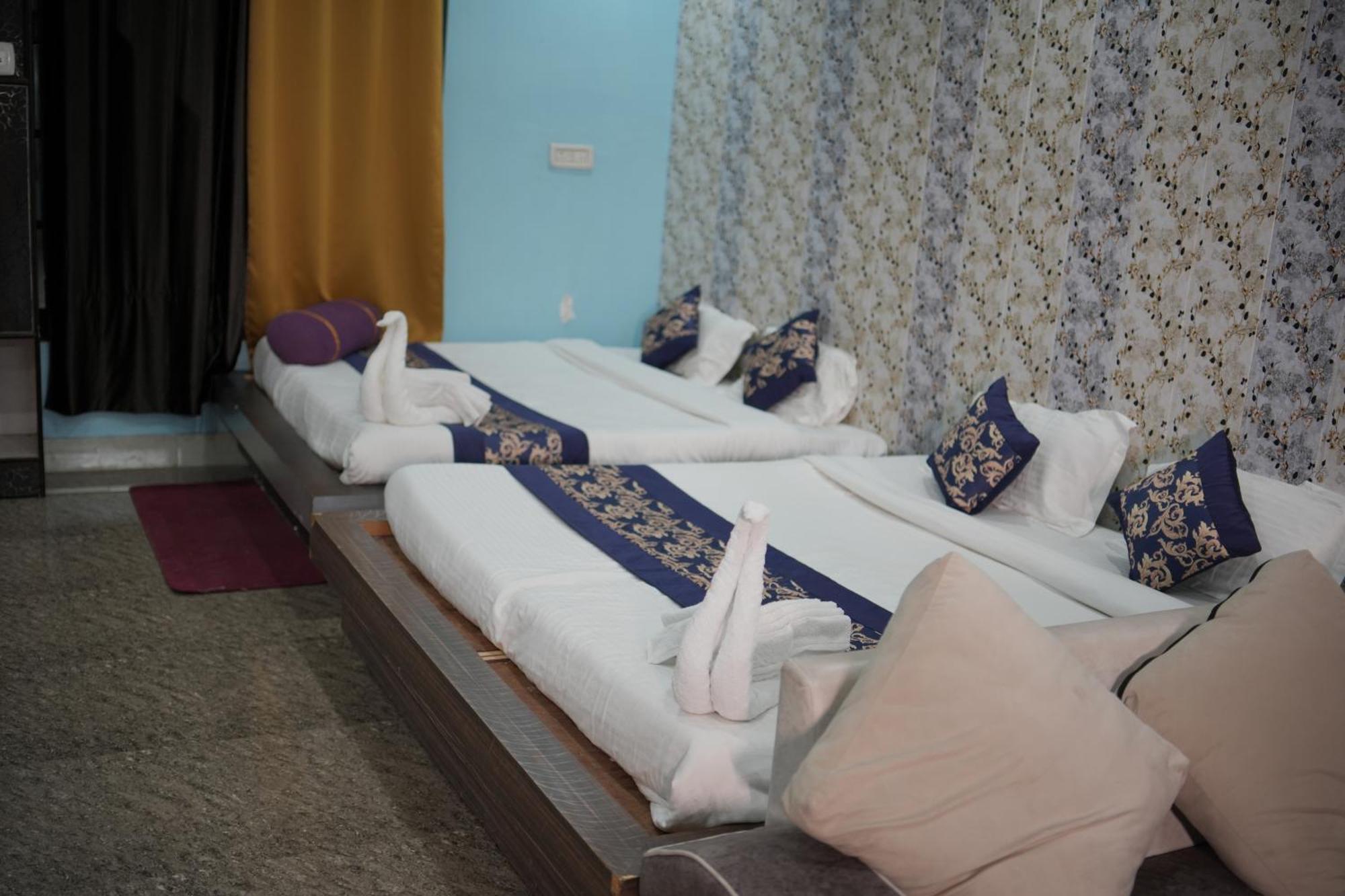 โอโย 41147 โฮเต็ล ตาโปวัน วาฏิกา Hotel ริชิเคช ภายนอก รูปภาพ
