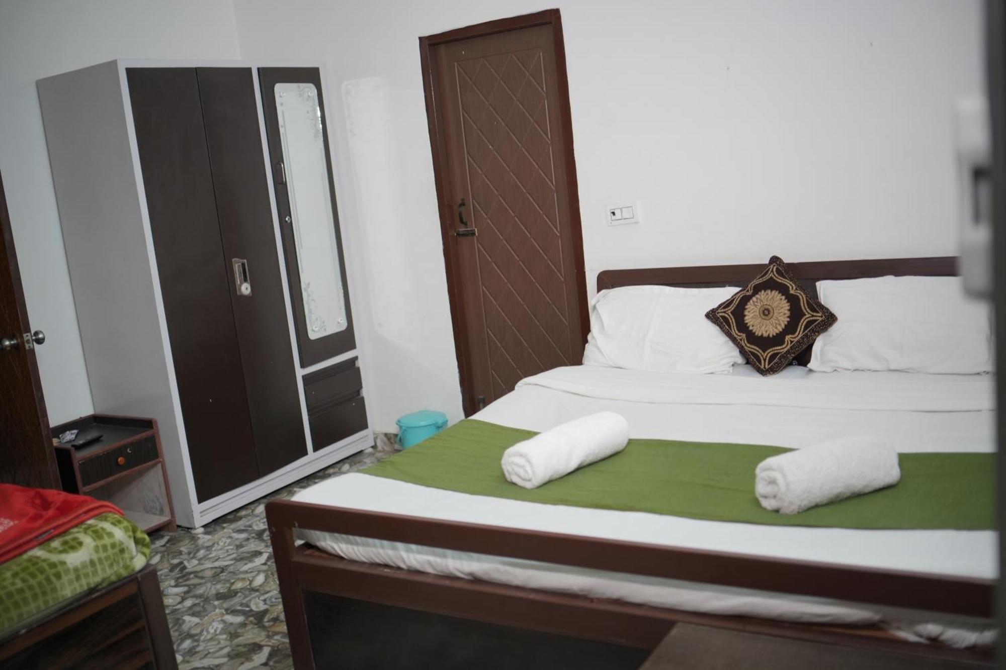 โอโย 41147 โฮเต็ล ตาโปวัน วาฏิกา Hotel ริชิเคช ภายนอก รูปภาพ