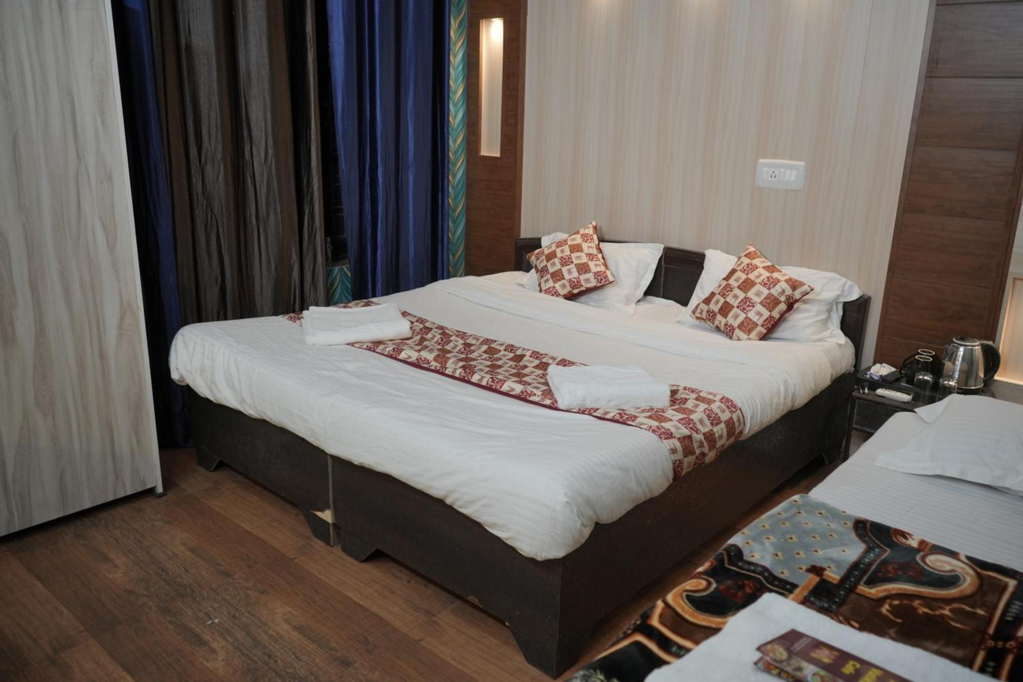 โอโย 41147 โฮเต็ล ตาโปวัน วาฏิกา Hotel ริชิเคช ภายนอก รูปภาพ
