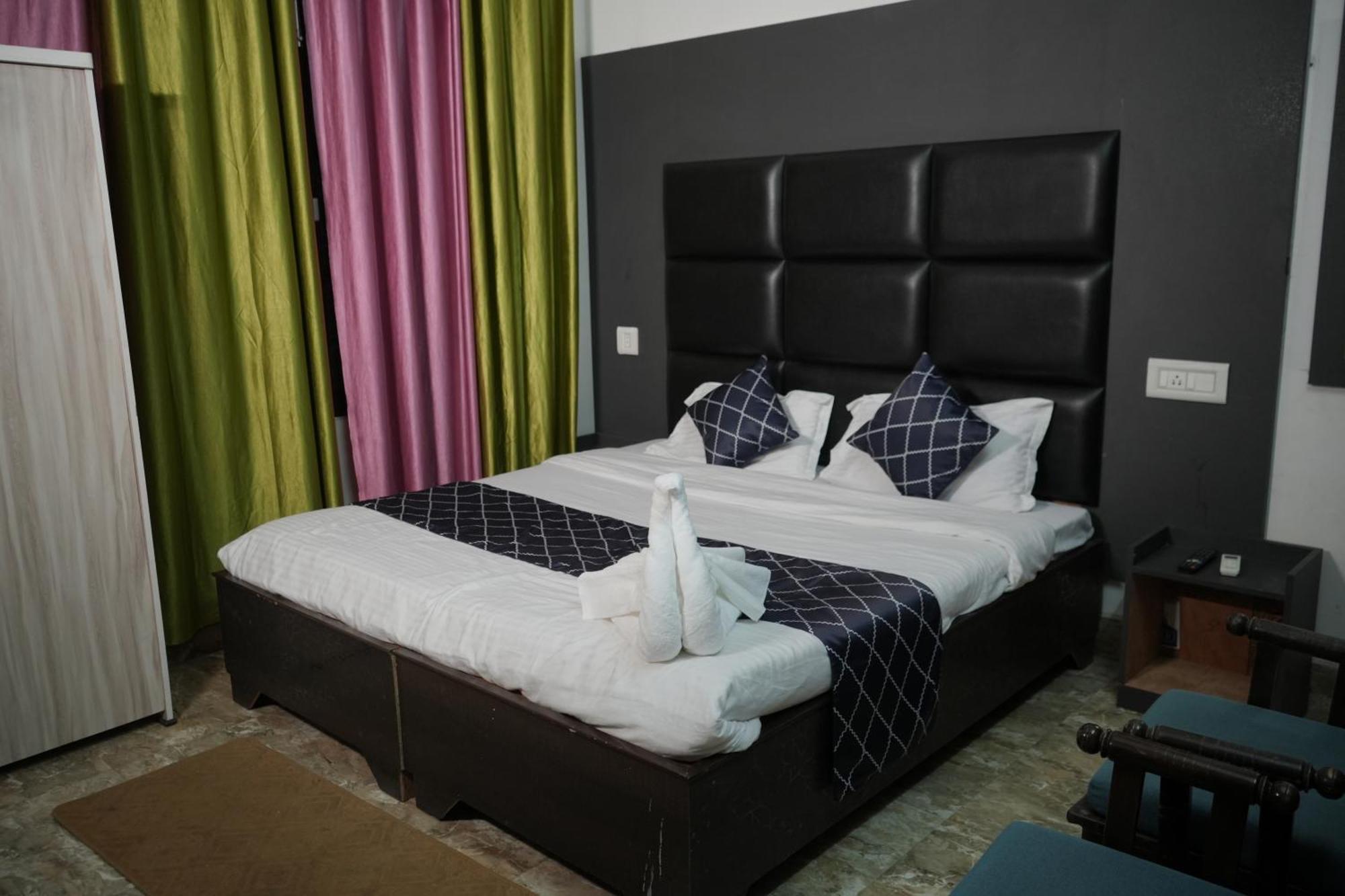 โอโย 41147 โฮเต็ล ตาโปวัน วาฏิกา Hotel ริชิเคช ภายนอก รูปภาพ