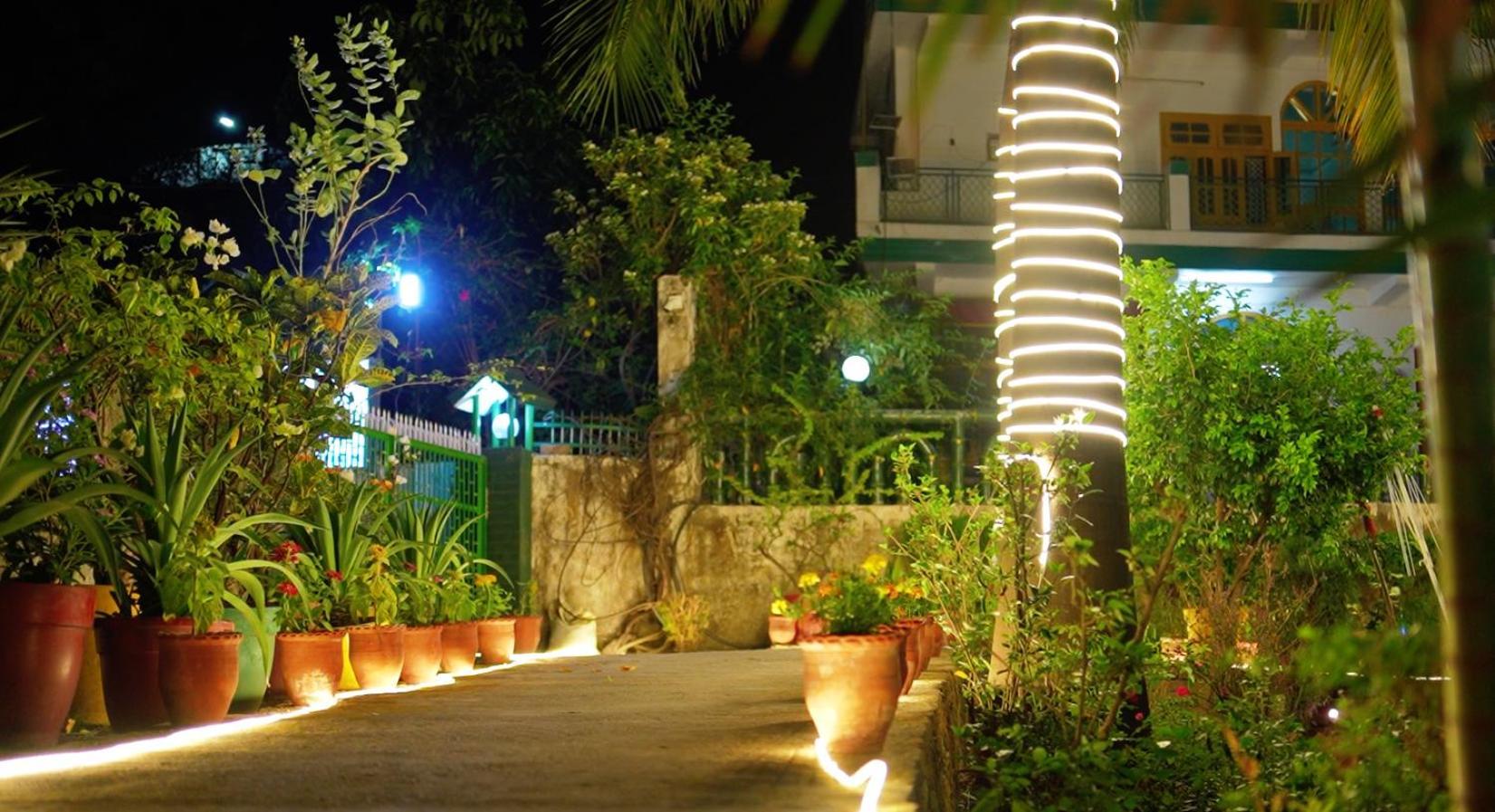 โอโย 41147 โฮเต็ล ตาโปวัน วาฏิกา Hotel ริชิเคช ภายนอก รูปภาพ